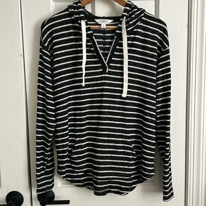 Fall/winter pullover sweater, size small, MARKET AND SPRUCE , like new